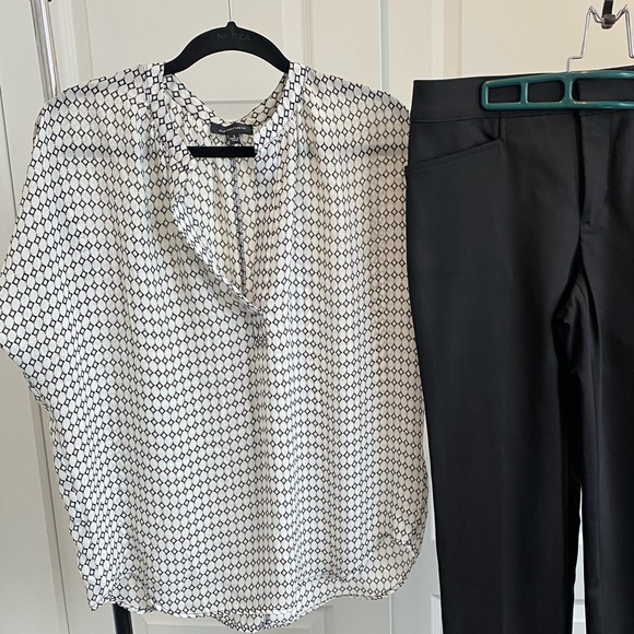 Short sleeve black and white blouse - Picture 2 of 3